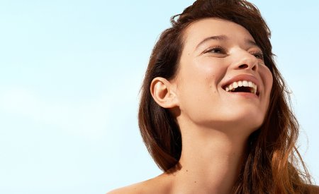 Bioderma - Жена под слънчевите лъчи Bioderma - Жена под слънчевите лъчи